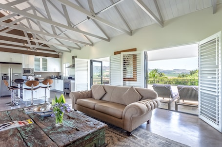 Suite (Presidential) | Living area | 32-inch TV with satellite channels, iPod dock. Wedgeview Country House & Spa