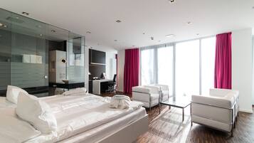 Literie hypoallergénique, minibar, coffres-forts dans les chambres