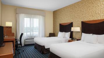 Värdeförvaringsskåp på rummet, skrivbord och arbetsyta för laptop