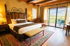 Hypo-allergenic bedding, pillowtop beds, in-room safe - Hacienda Del Sol Guest Ranch Resort (Tucson)