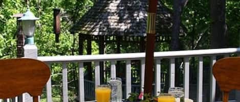 屋外ダイニングエリア