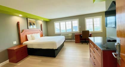 The SeaScape Inn