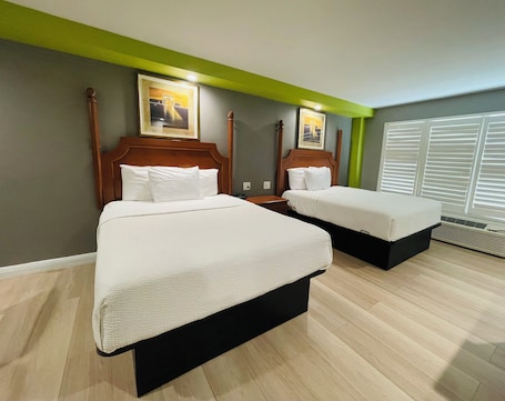 Deluxe Room, 2 Queen Beds | 1 bedroom, desk, blackout drapes, soundproofing