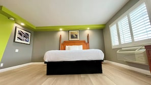 Habitación estándar, 1 cama King size | 1 habitación, escritorio, cortinas blackout y insonorización