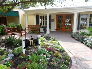 Restaurant - The Inn At Leola Village, a Historic Hotel of America (Leola)