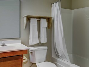 Combined shower/tub, deep soaking tub, free toiletries, hair dryer