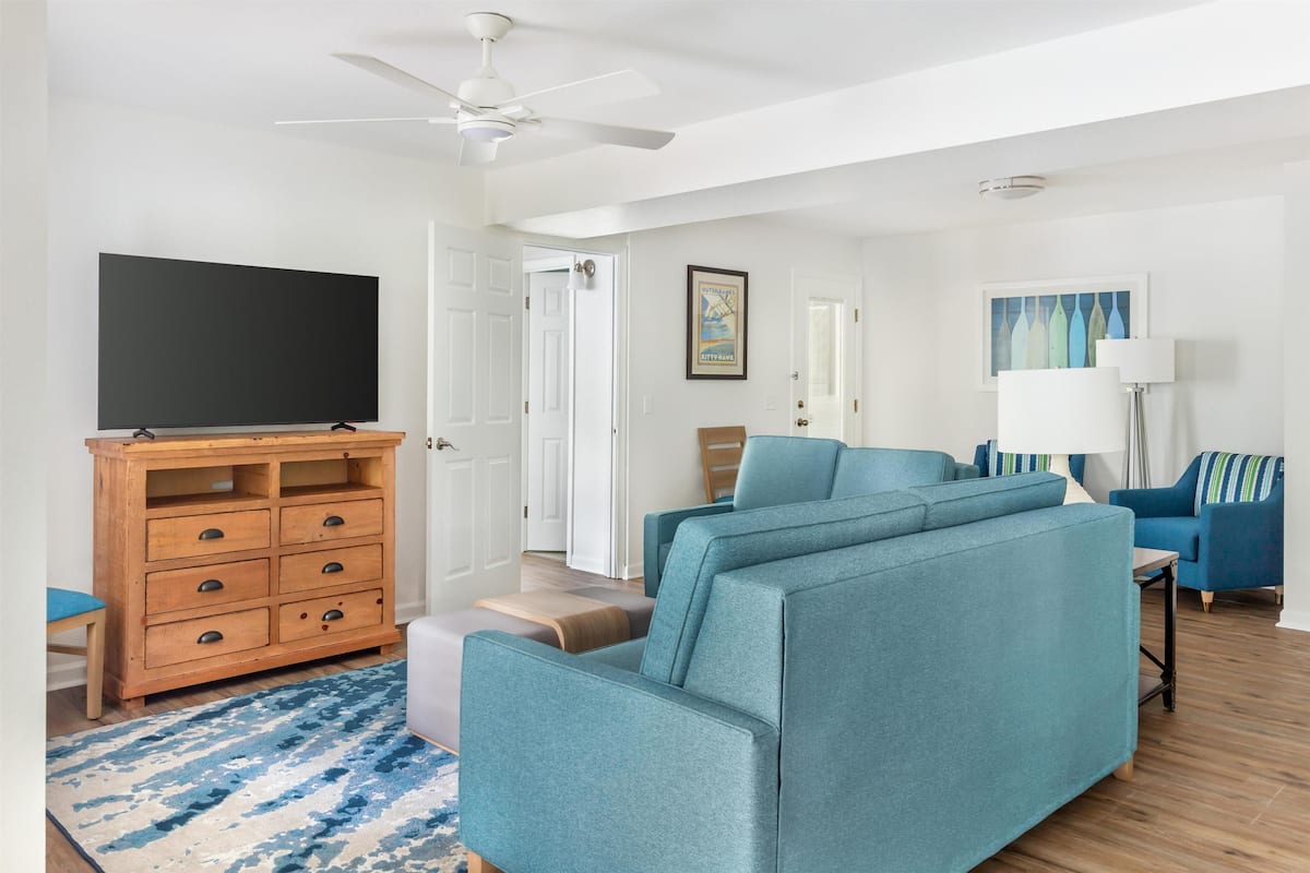 3 Bedroom Suite with Balcony | Living area | TV, DVD player