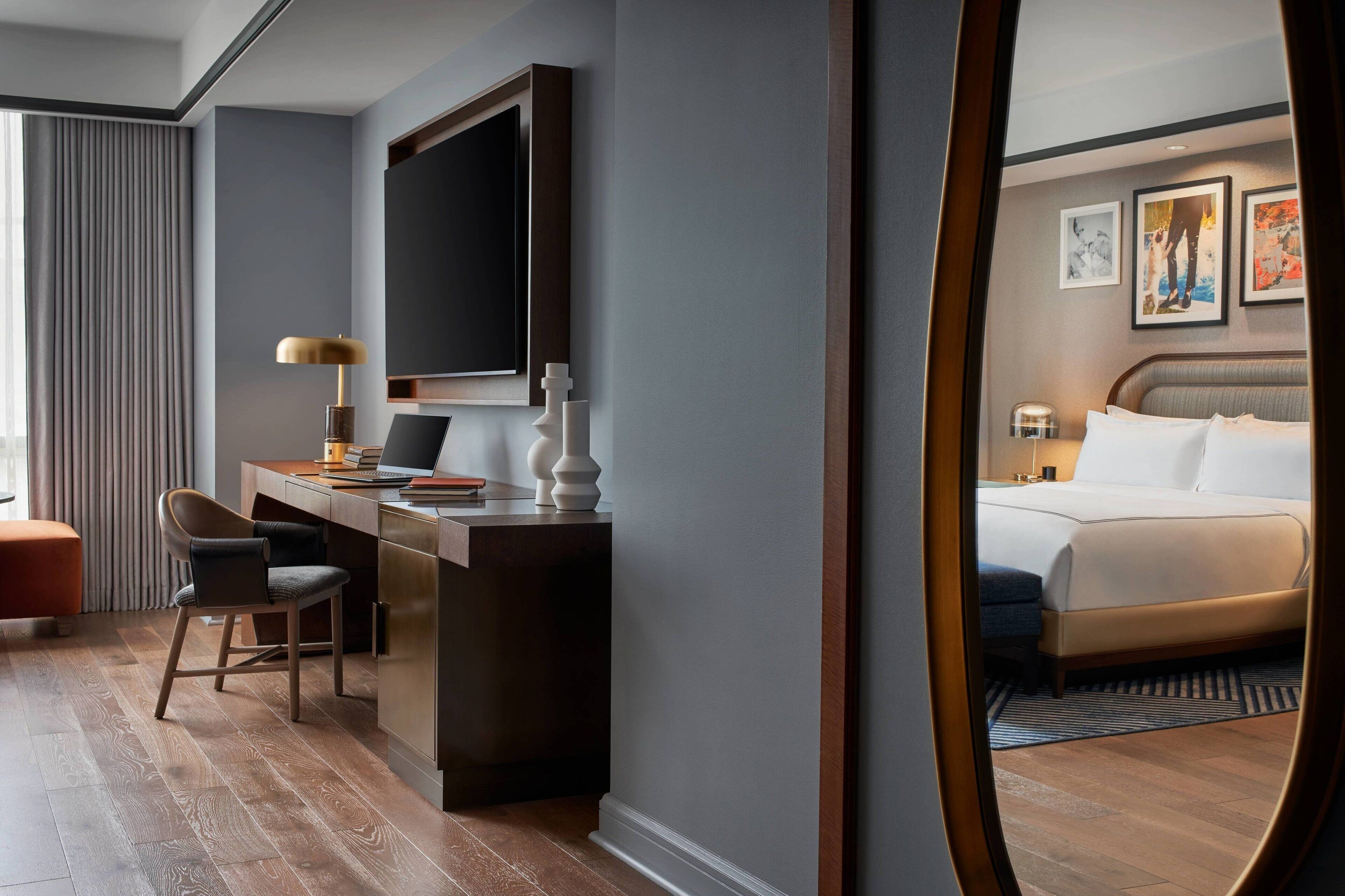 egyptian cotton sheets, premium bedding, in-room safe, desk