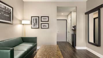 Habitación ejecutiva, 1 cama King size, para no fumadores | Ropa de cama hipoalergénica y caja de seguridad en la habitación