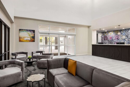 La Quinta Inn & Suites by Wyndham Mt. Laurel - Philadelphia