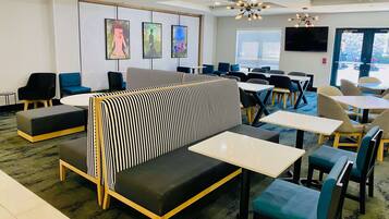 Free full breakfast on weekends