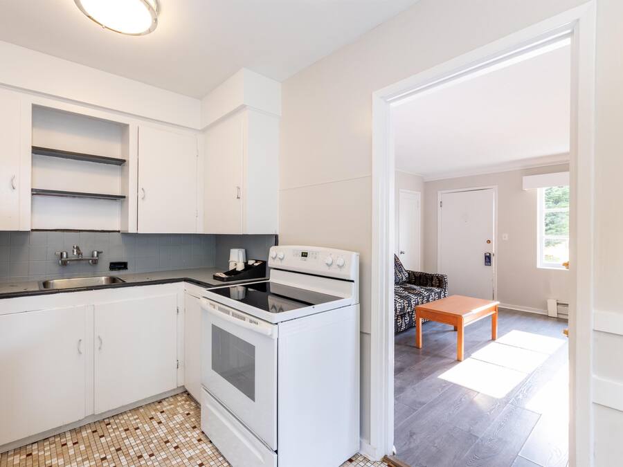 Family Suite | Private kitchenette | Electric kettle