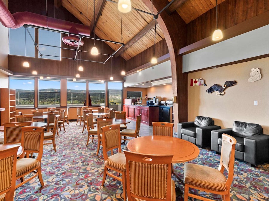 Petit déjeuner complet compris tous les jours