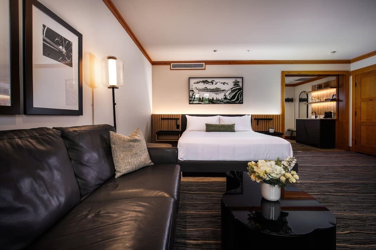 Luxe beddengoed, pillowtop-bedden, een kluis op de kamer