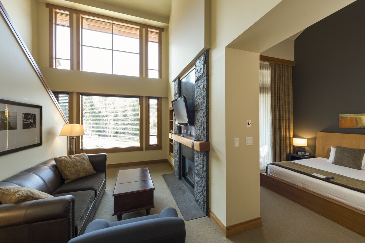 Premium bedding, pillowtop beds, in-room safe, blackout drapes