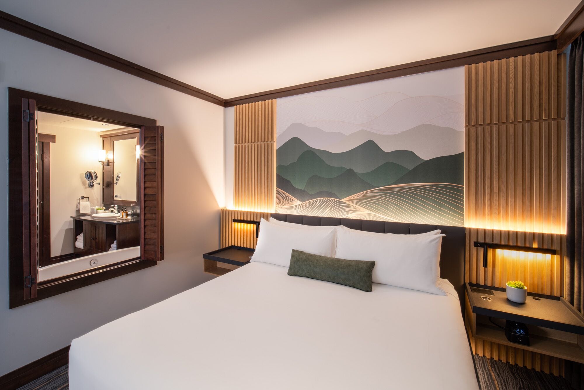 suite, 1 bedroom, lake view | 1 bedroom, premium bedding, pillow-top beds, in-room safe