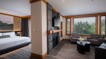 Suite, 1 Bedroom | Premium bedding, pillowtop beds, in-room safe, blackout drapes