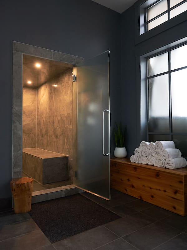 Couples treatment rooms, hot tub, steam room, body treatments