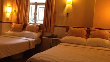 In-room safe, desk, free WiFi