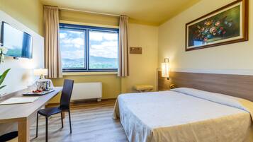 Premium bedding, minibar, desk, soundproofing