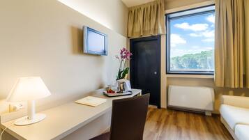 Premium bedding, minibar, desk, soundproofing