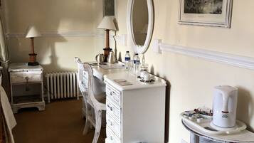 1 bedroom, in-room safe, individually decorated, iron/ironing board