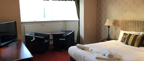 Superior-Doppelzimmer | 1 Schlafzimmer, Zimmersafe, individuell dekoriert, Bügeleisen/Bügelbrett