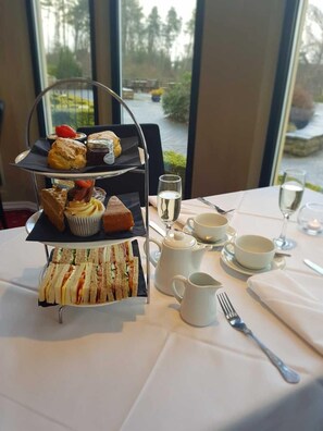 Dîner et souper servis sur place