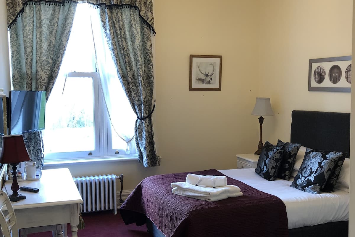 1 bedroom, in-room safe, iron/ironing board, cribs (surcharge)