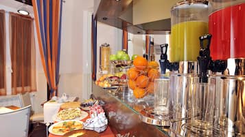 Petit déjeuner continental (10 EUR par personne)
