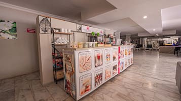 Sauna, Turkish bath/hammam, massage/treatment rooms