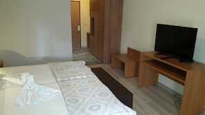 Minibar, free cots/infant beds, bed sheets - Begonville Hotel (Marmaris)