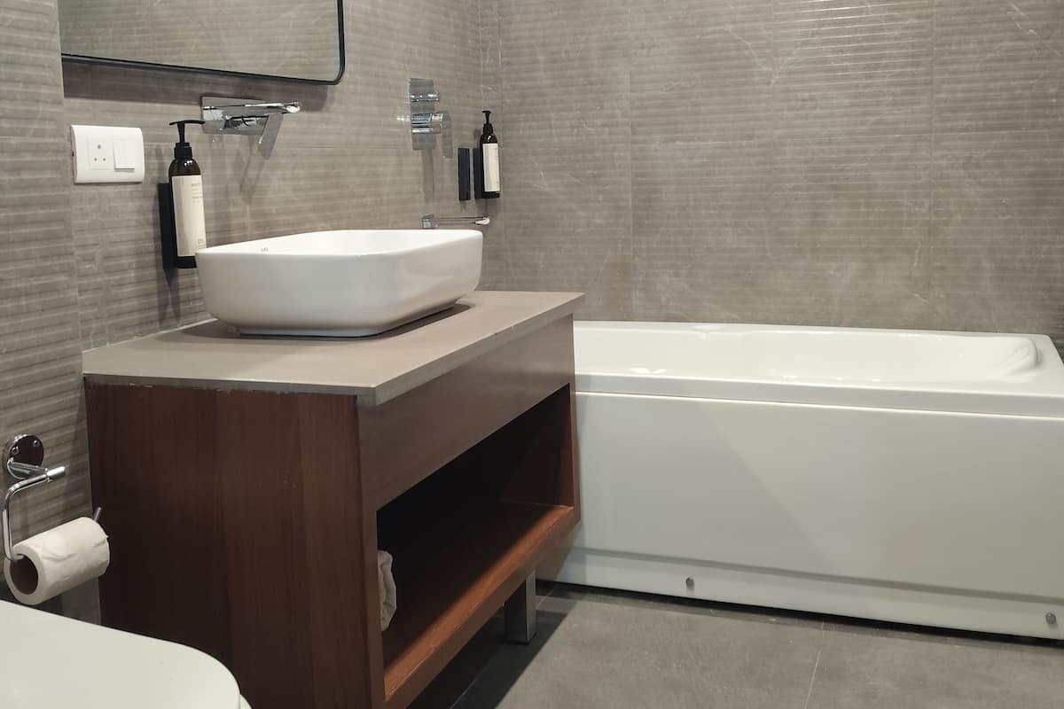 Shower, free toiletries, hair dryer (on request), towels