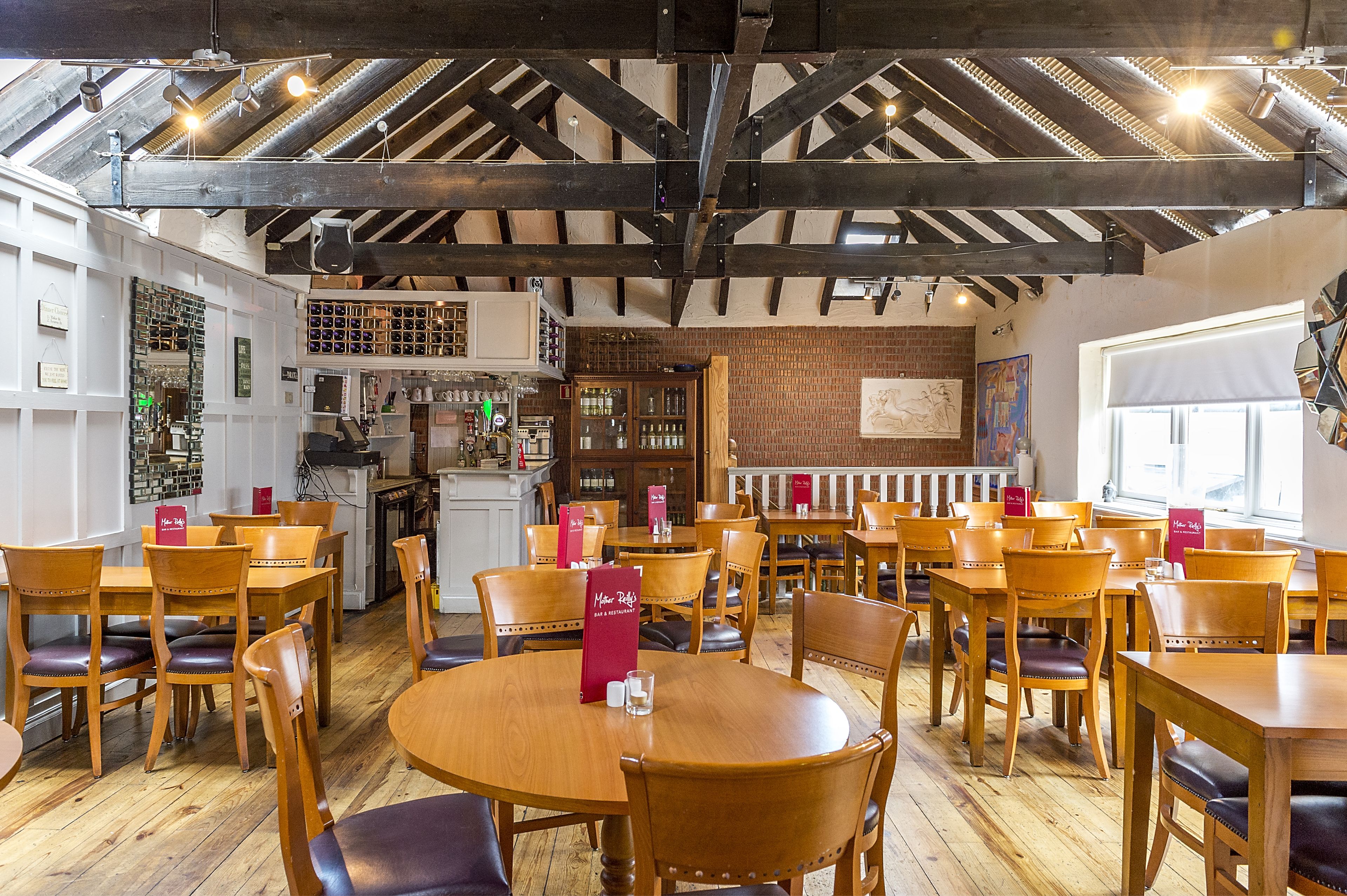 Café da manhã com buffet grátis todos os dias