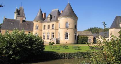 Chateau De Vauloge
