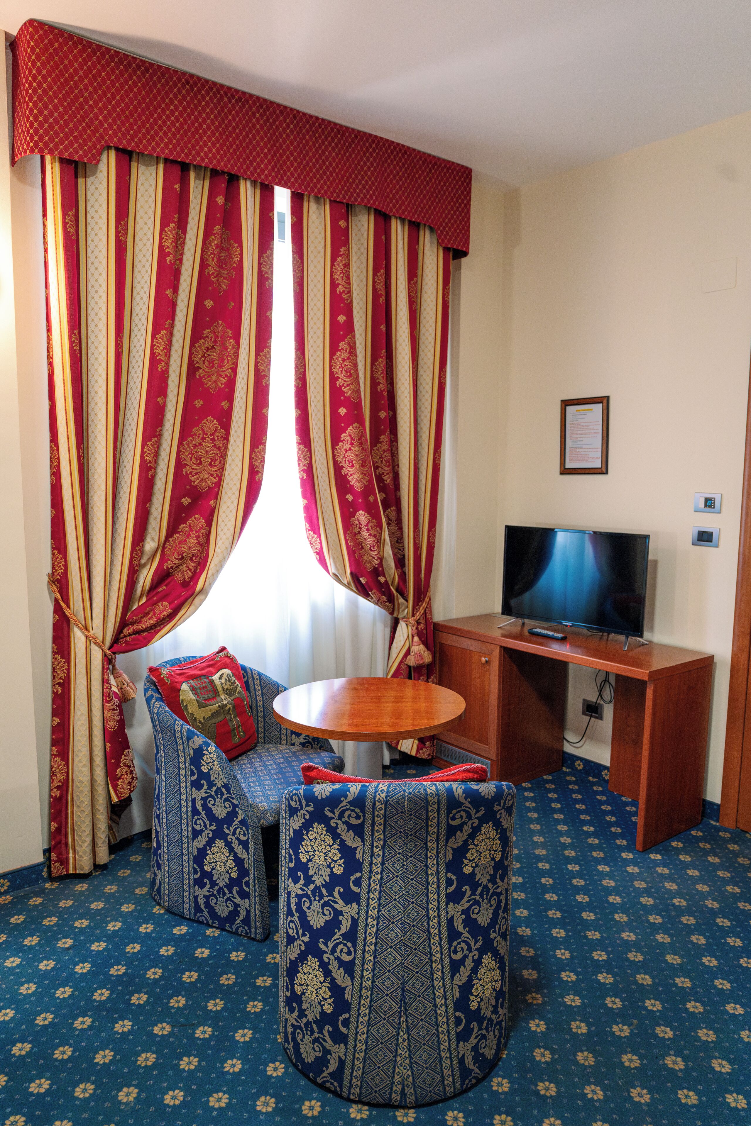 Double Room | Minibar, in-room safe, desk, soundproofing