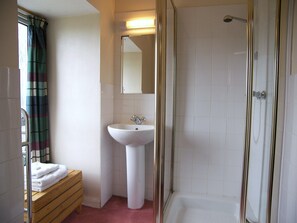 Individually decorated, individually furnished, soundproofing - Hillview Cottage (Stirling)