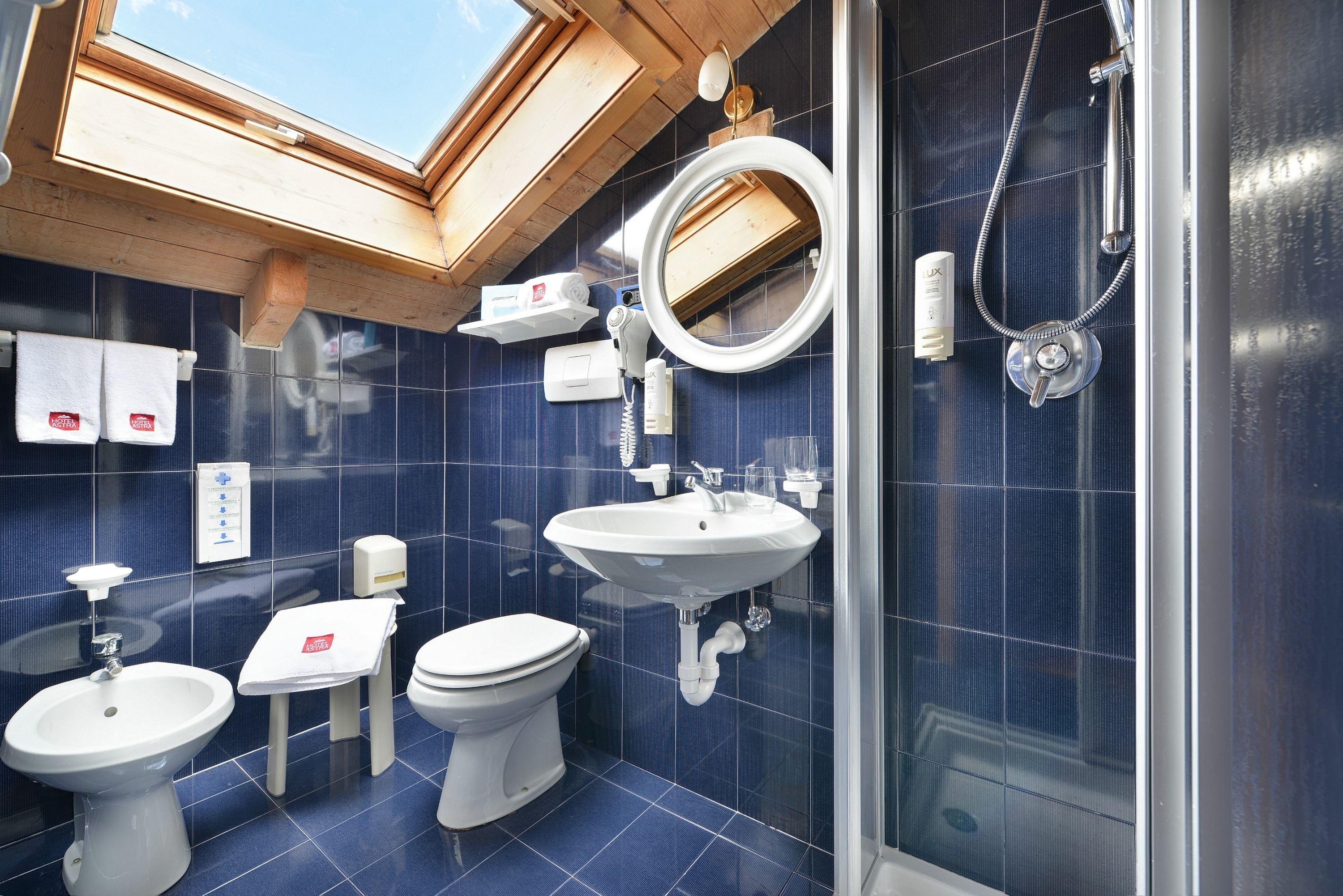 attic room | bathroom | free toiletries, hair dryer, bidet, towels