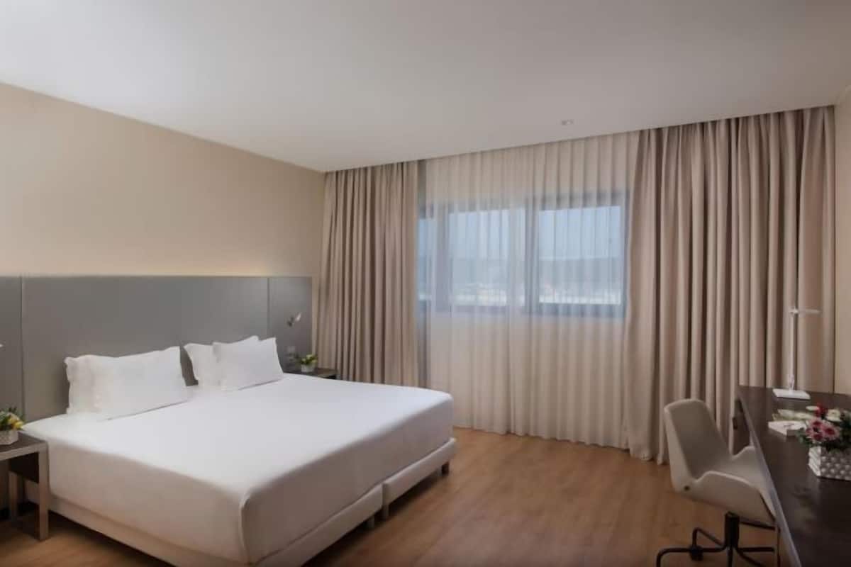 Minibar, coffre-fort, bureau, rideaux dâobscurcissement