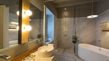 Design Room | Badezimmer | Designer-Toilettenartikel, Haartrockner, Bademäntel, Hausschuhe