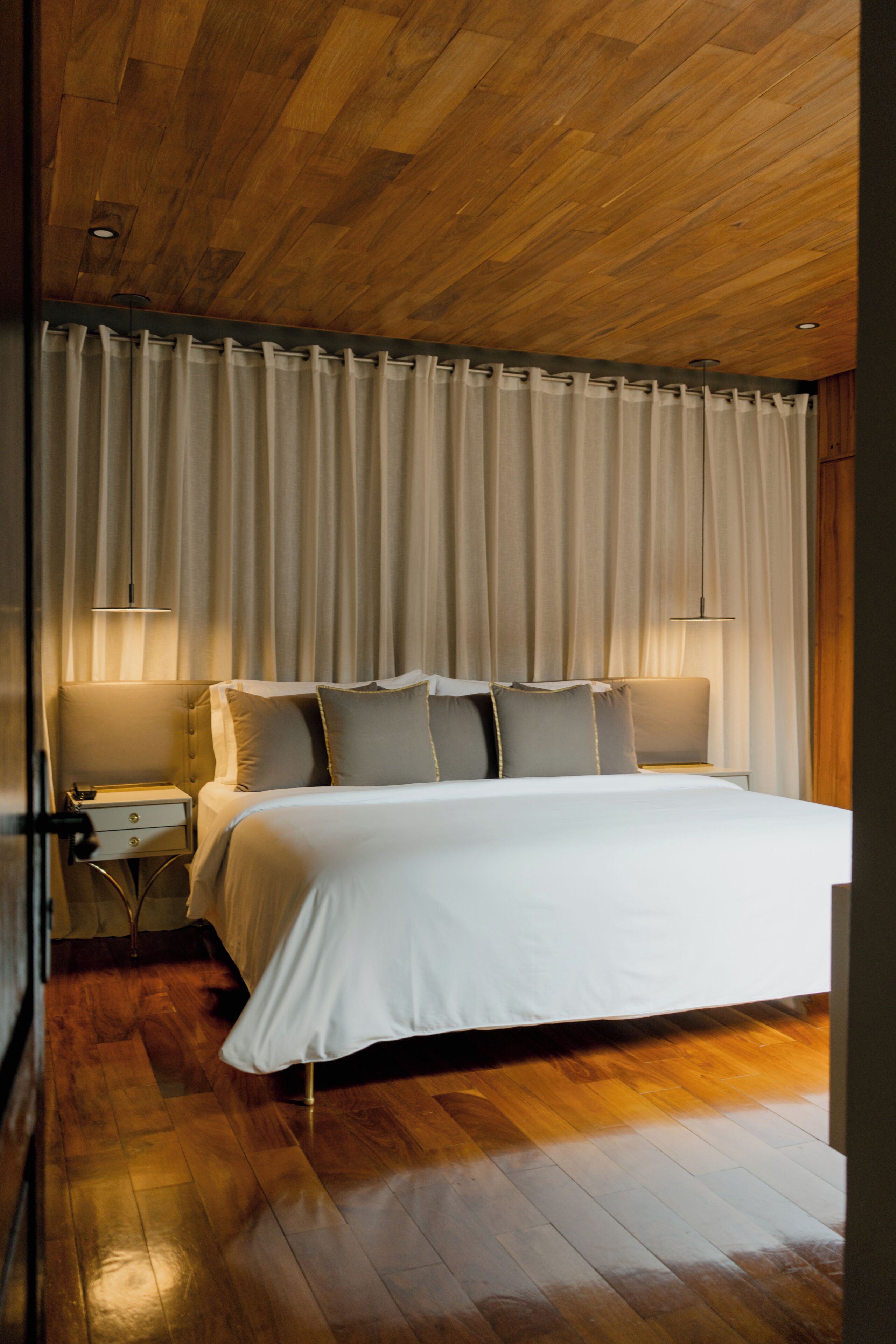 Ropa de cama de alta calidad y minibar 
