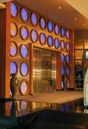 Lift - Peninsula Grand Hotel (Mumbai)