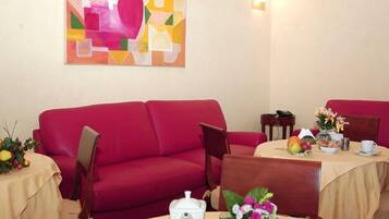 Daily buffet breakfast (EUR 5 per person)