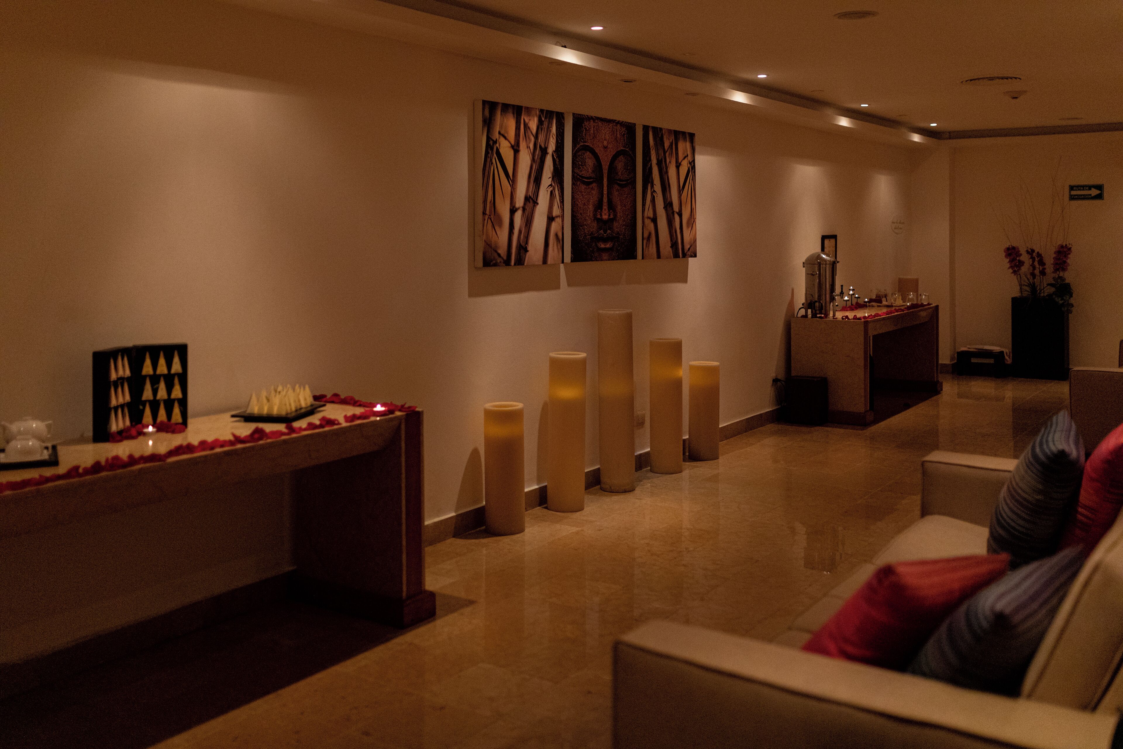 Resepsionis spa