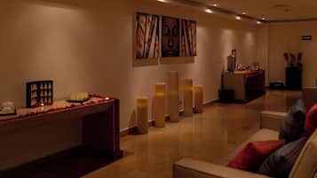 Resepsionis spa
