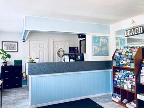 Lobby - GuestLodge (West Dennis)