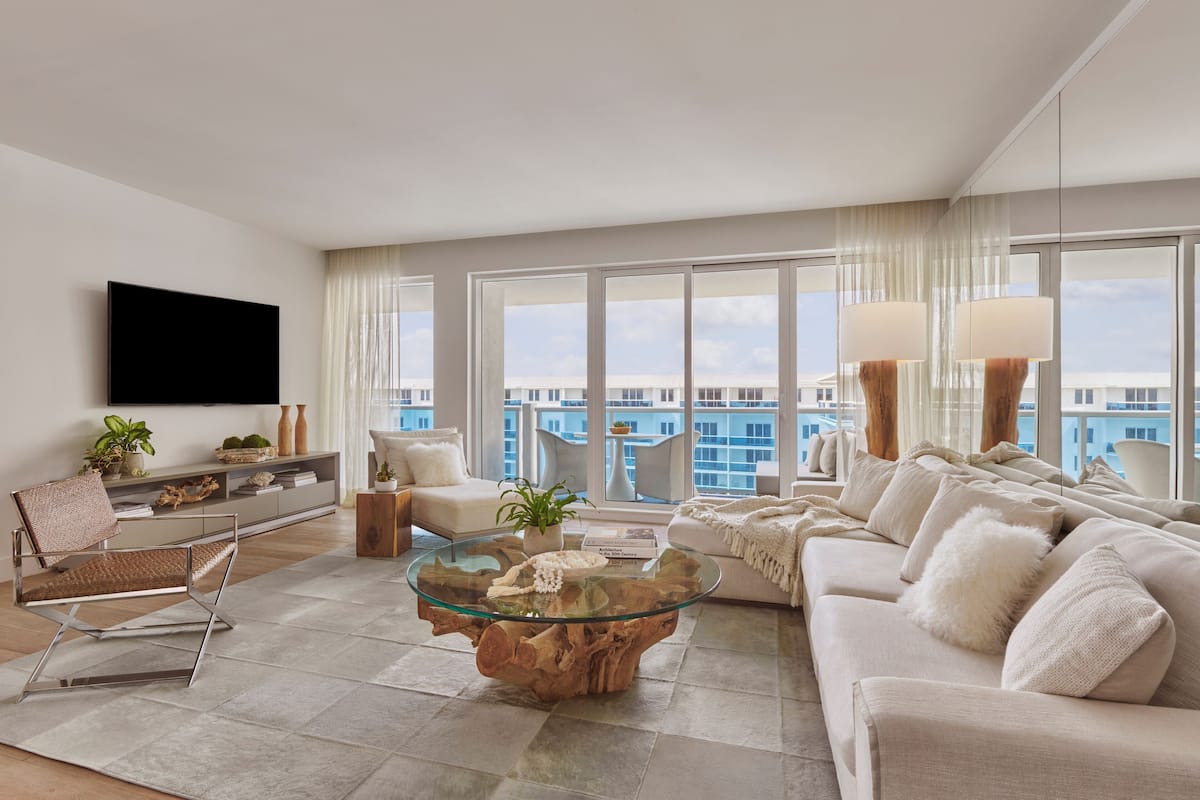 Room, 2 Bedrooms, Balcony, Ocean View (PH) | Living area