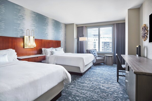 Pillow-top beds, in-room safe, desk, iron/ironing board - The Westin Virginia Beach Town Center (Virginia Beach)