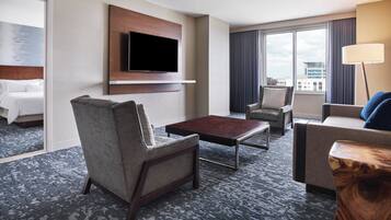 Pillowtop-bedden, een kluis op de kamer, een bureau