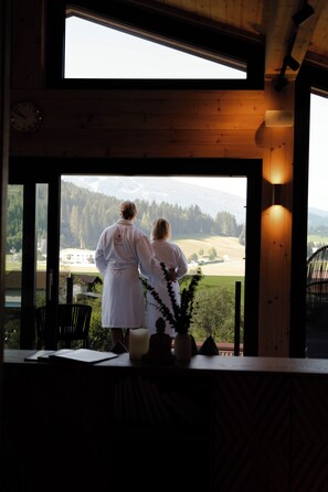 Sauna seca, banheira de hidromassagem, sauna a vapor